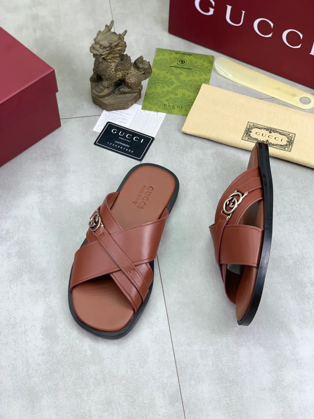 Men's shoes 💰P380💰[New model] High version 🎁🎁🎁 GUCCI New casual hot diamond slippers for the Year of the Snake, original official website, perfect workmanship, transmitting a kind of noble luxury, sublimating its definition of luxury in Gucci's high-end extraordinary craftsmanship. Original Gucci double G combination outsole, code number: 40-44 (45 customized) complete package